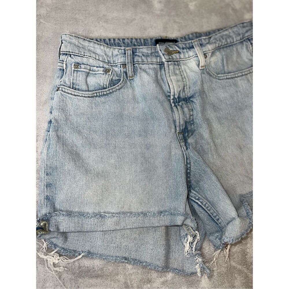 Women’s Denim Light-Medium Wash Cutoff Jean Shorts 14 - Picture 3 of 9